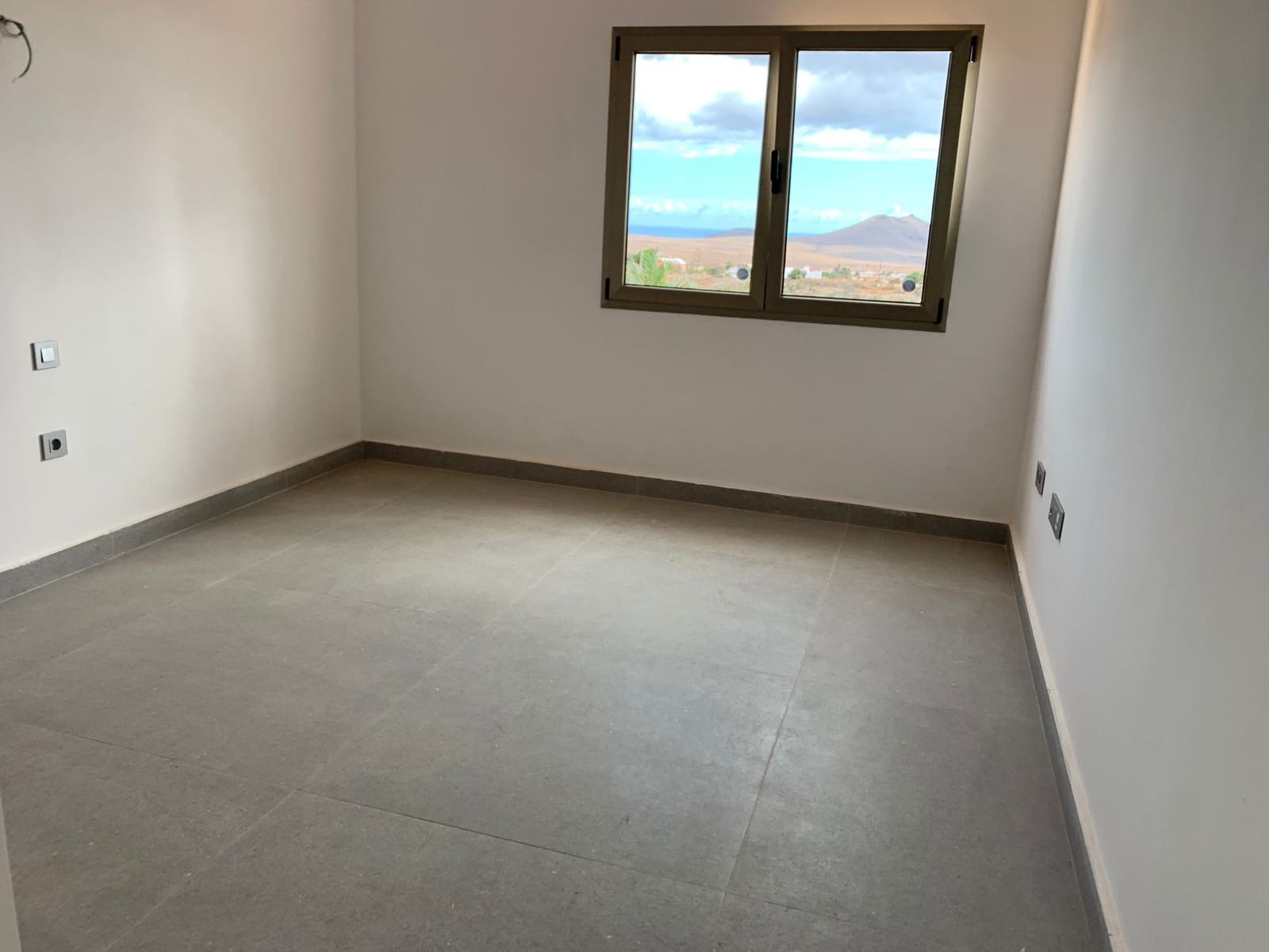 4 bedroom Villa for sale in Triquivijate with garage - € 590,000 (Ref: 8656546)