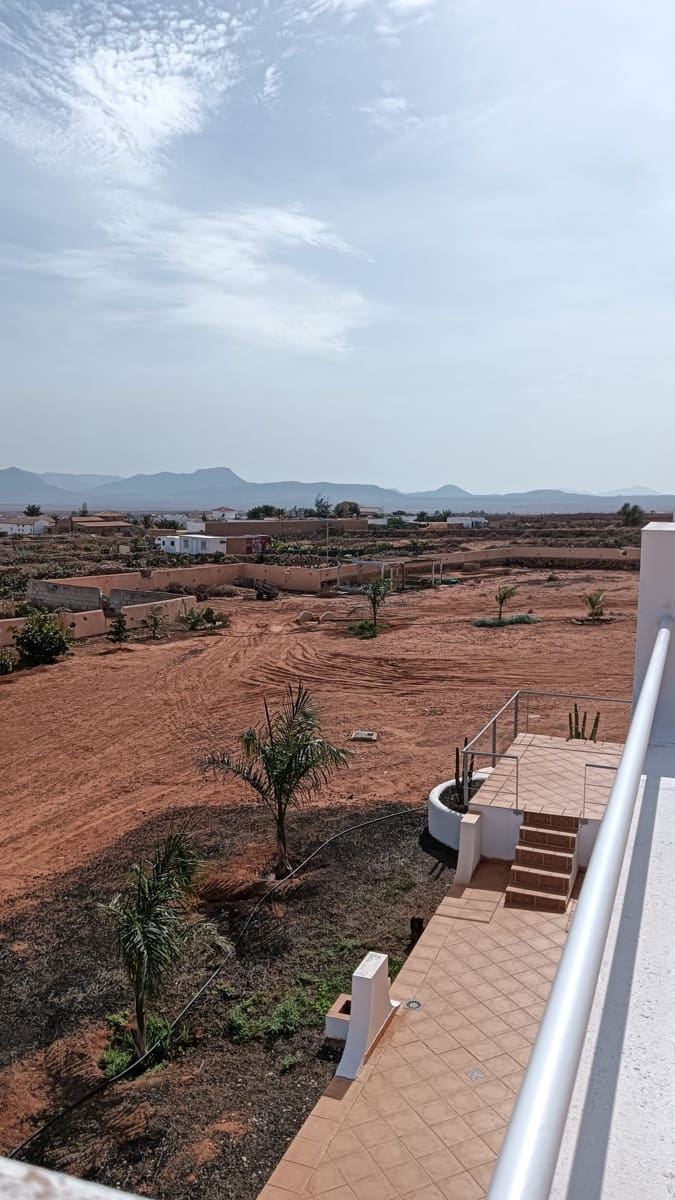 4 bedroom Villa for sale in Triquivijate with garage - € 590,000 (Ref: 8656546)