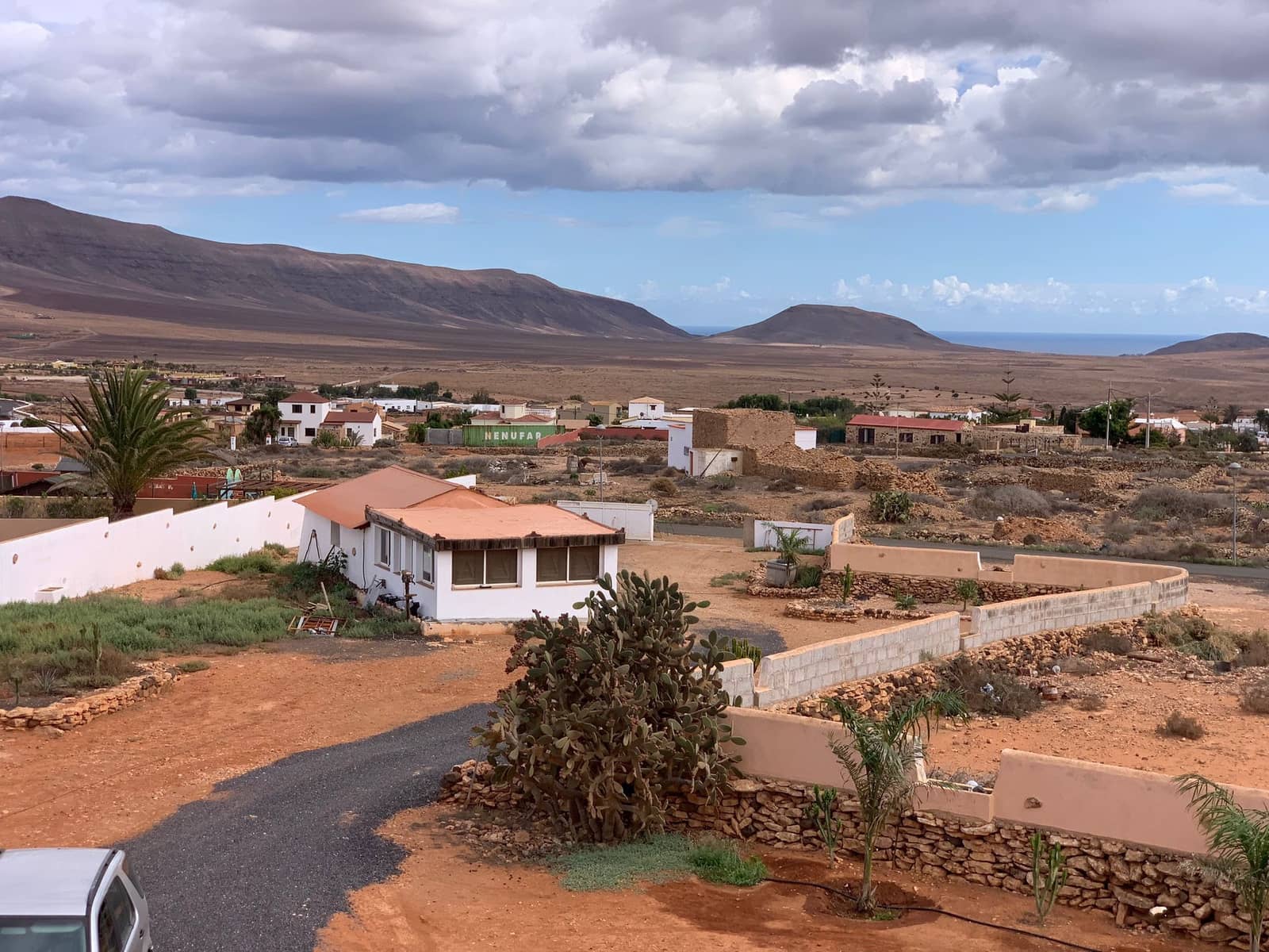 4 bedroom Villa for sale in Triquivijate with garage - € 590,000 (Ref: 8656546)