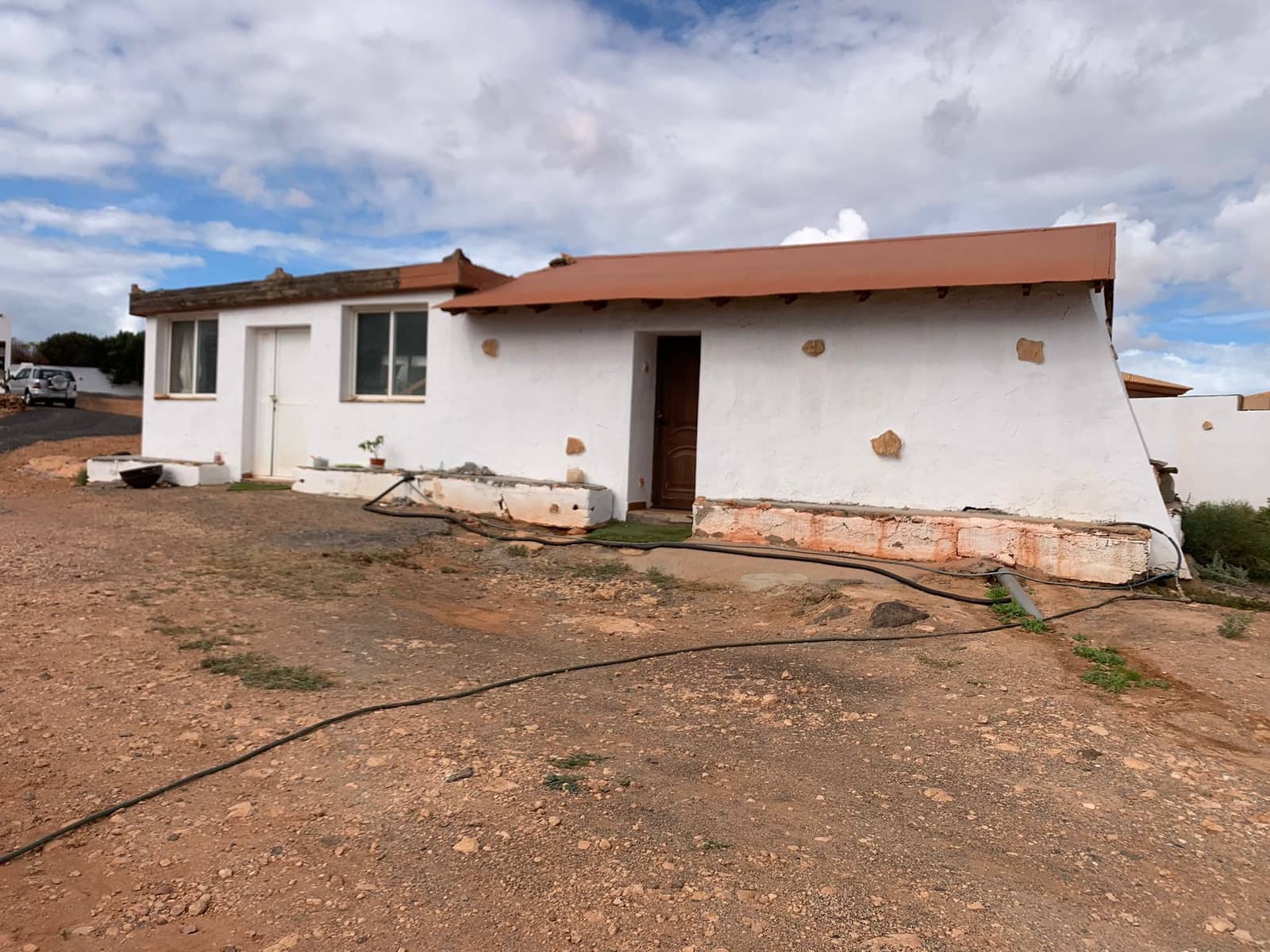 4 bedroom Villa for sale in Triquivijate with garage - € 590,000 (Ref: 8656546)