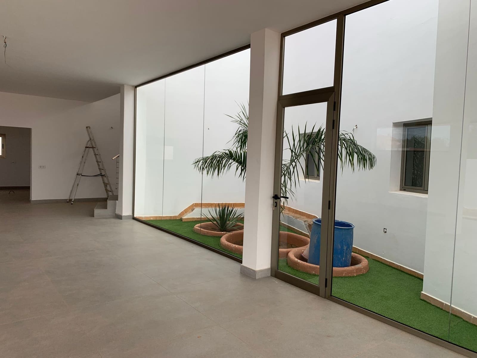 4 bedroom Villa for sale in Triquivijate with garage - € 590,000 (Ref: 8656546)