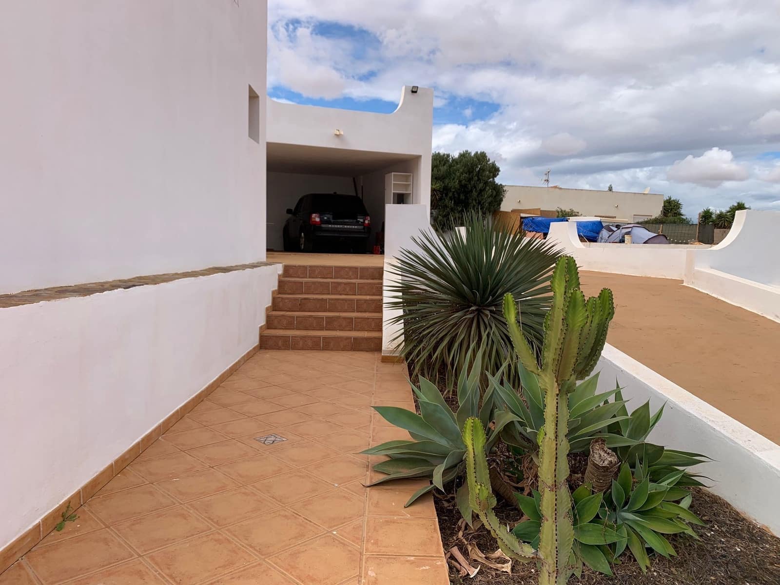 4 bedroom Villa for sale in Triquivijate with garage - € 590,000 (Ref: 8656546)