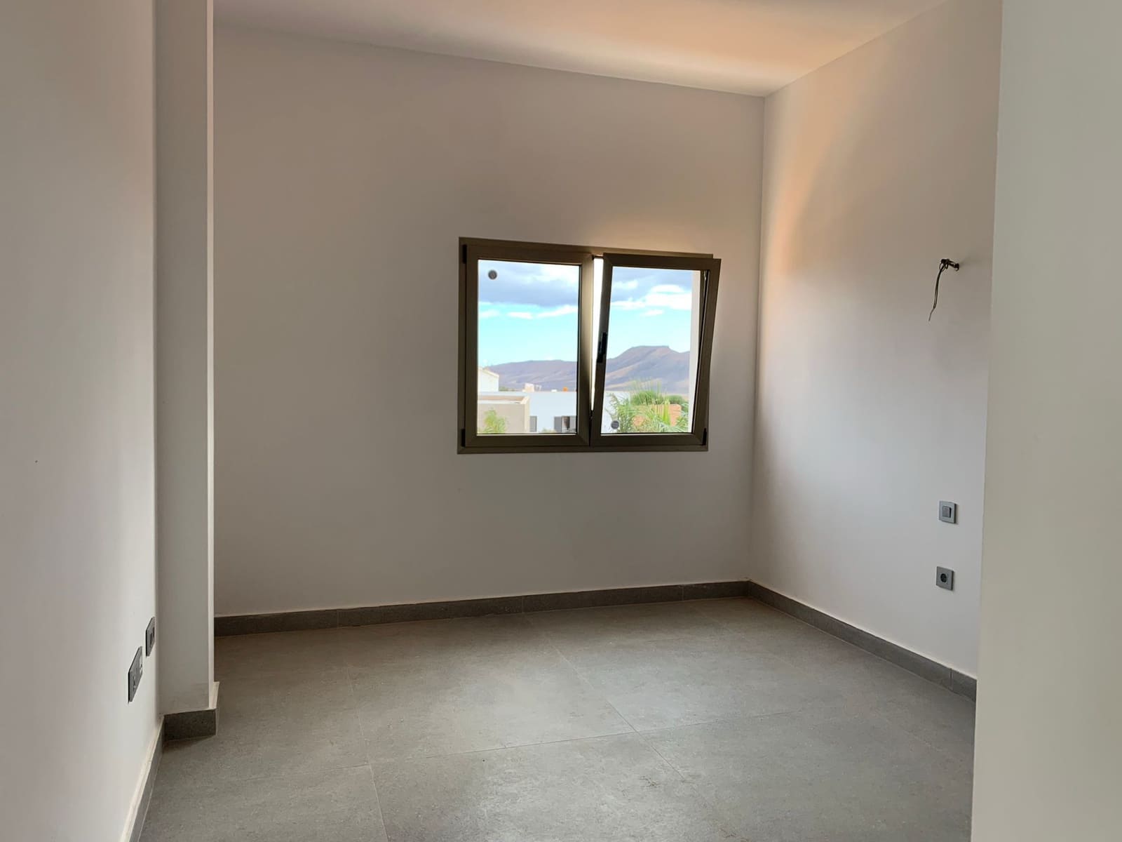 4 bedroom Villa for sale in Triquivijate with garage - € 590,000 (Ref: 8656546)