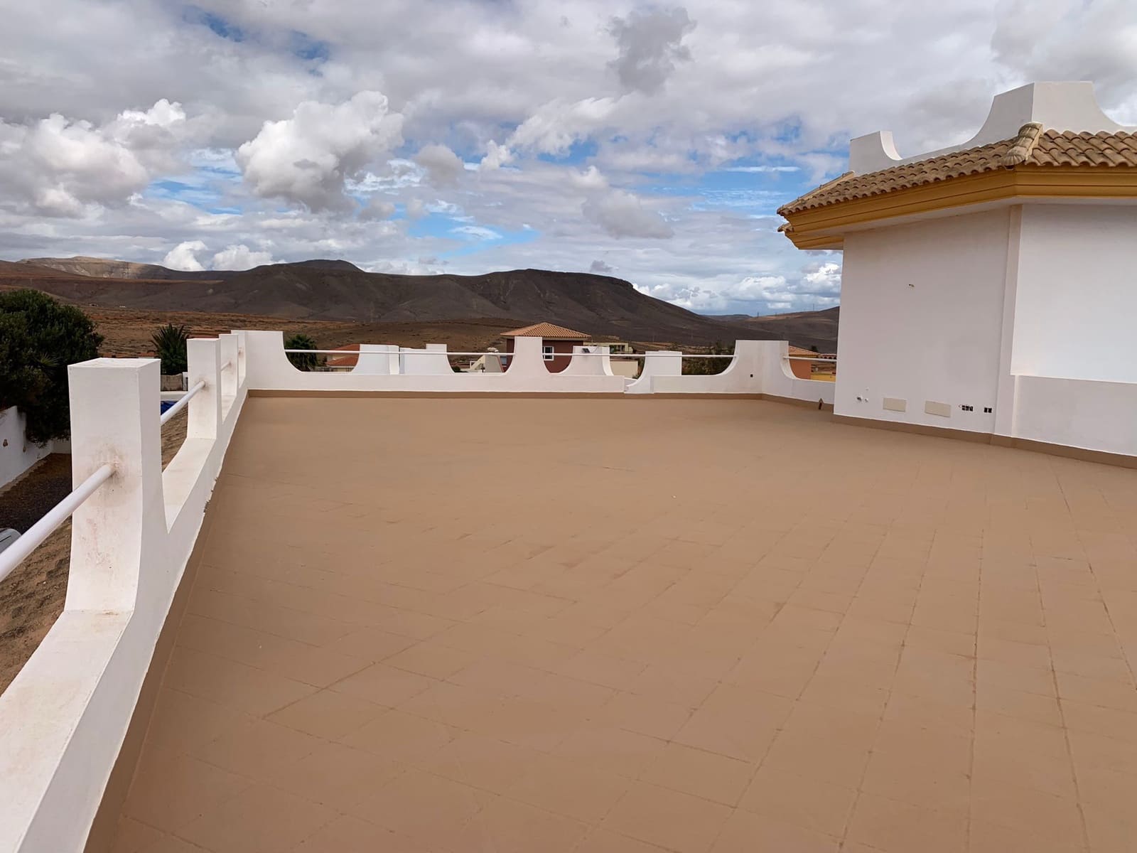 4 bedroom Villa for sale in Triquivijate with garage - € 590,000 (Ref: 8656546)