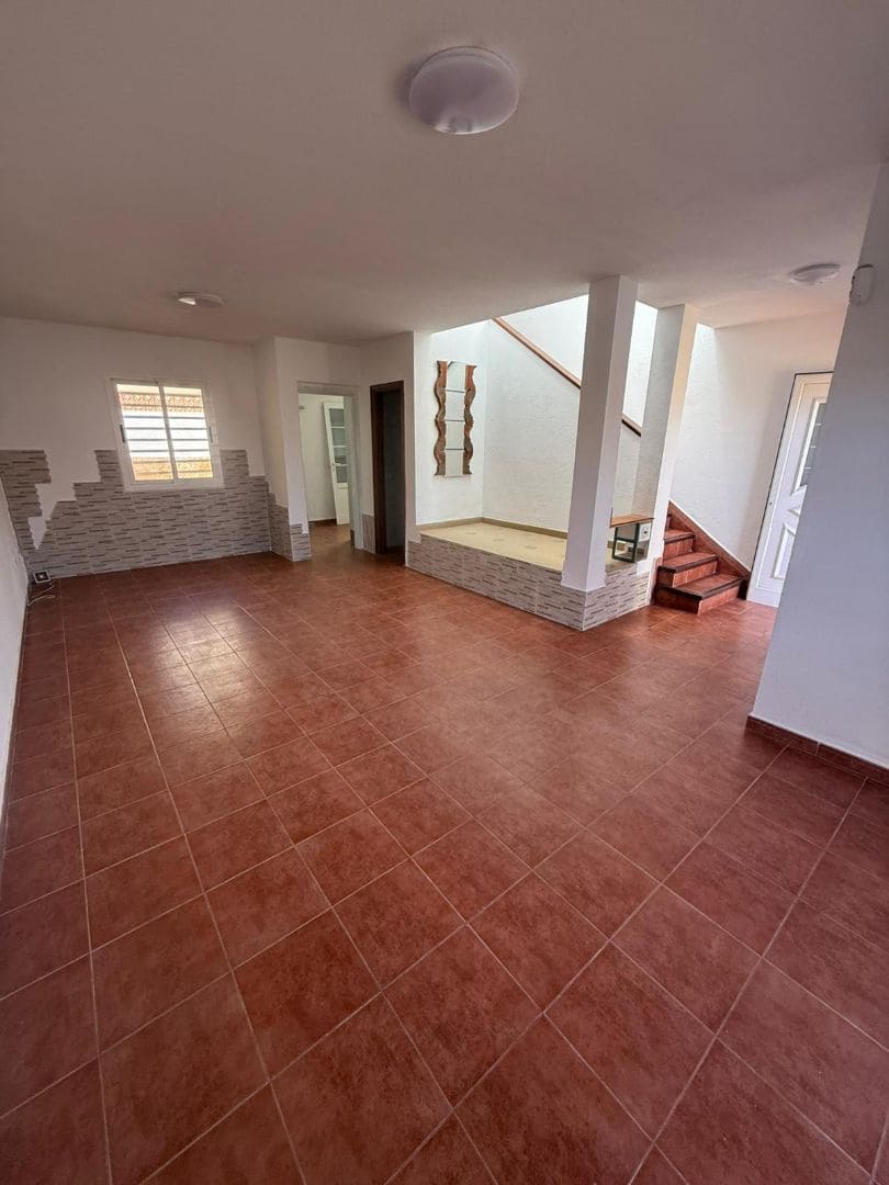 3 soveværelse Lejlighed til salg i Antigua med swimmingpool - € 249.000 (Ref: 8949424)