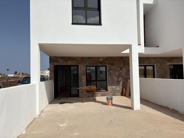 3 quarto Moradia Geminada para venda em La Oliva com garagem - 230 000 € (Ref: 9076688)