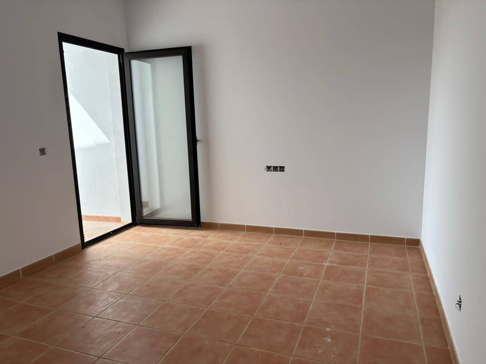 3 slaapkamer Halfvrijstaande villa te koop in La Oliva met garage - € 230.000 (Ref: 9076688)