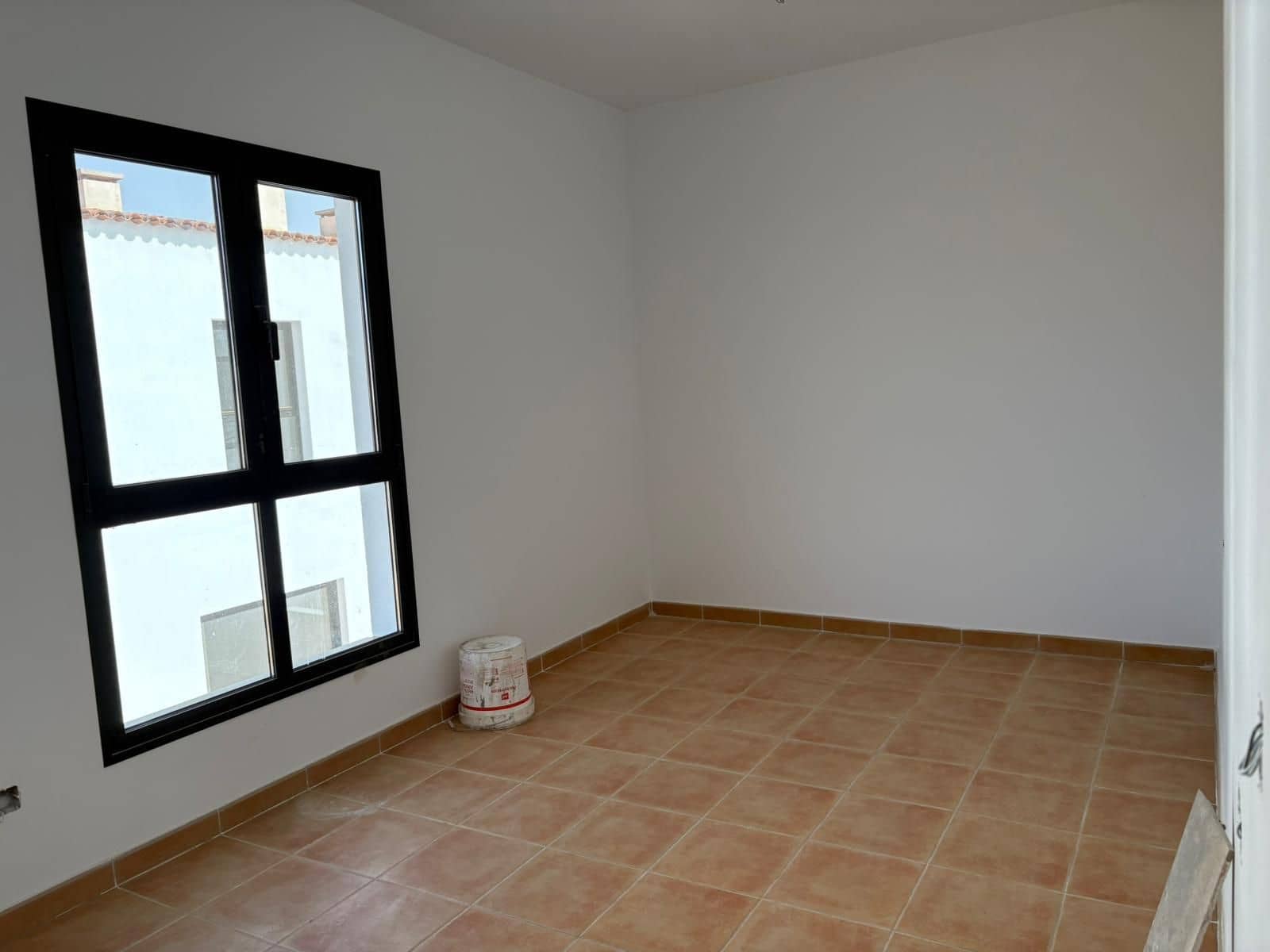 3 slaapkamer Halfvrijstaande villa te koop in La Oliva met garage - € 230.000 (Ref: 9076688)