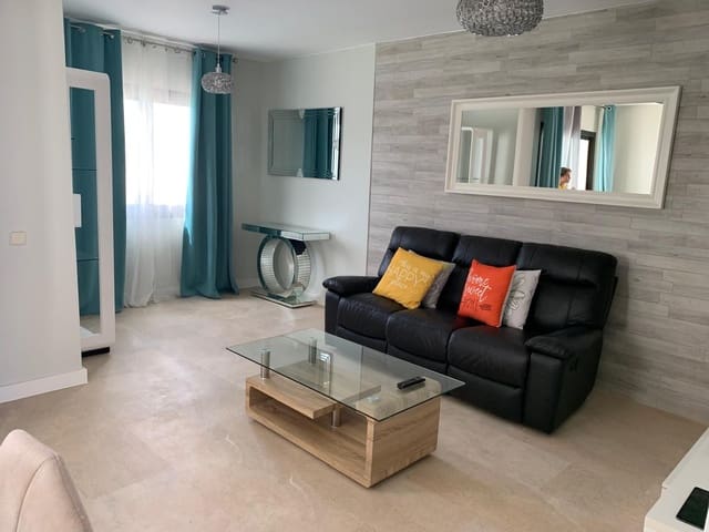 4 makuuhuone Huvila myytävänä paikassa La Oliva mukana uima-altaan 
autotalli - 550 000 € (Ref: 9227801)