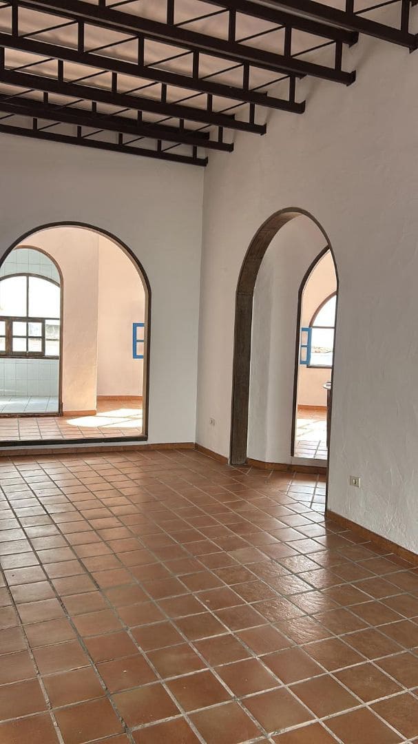 Kommersiell til salgs i La Oliva - € 400 000 (Ref: 9231390)