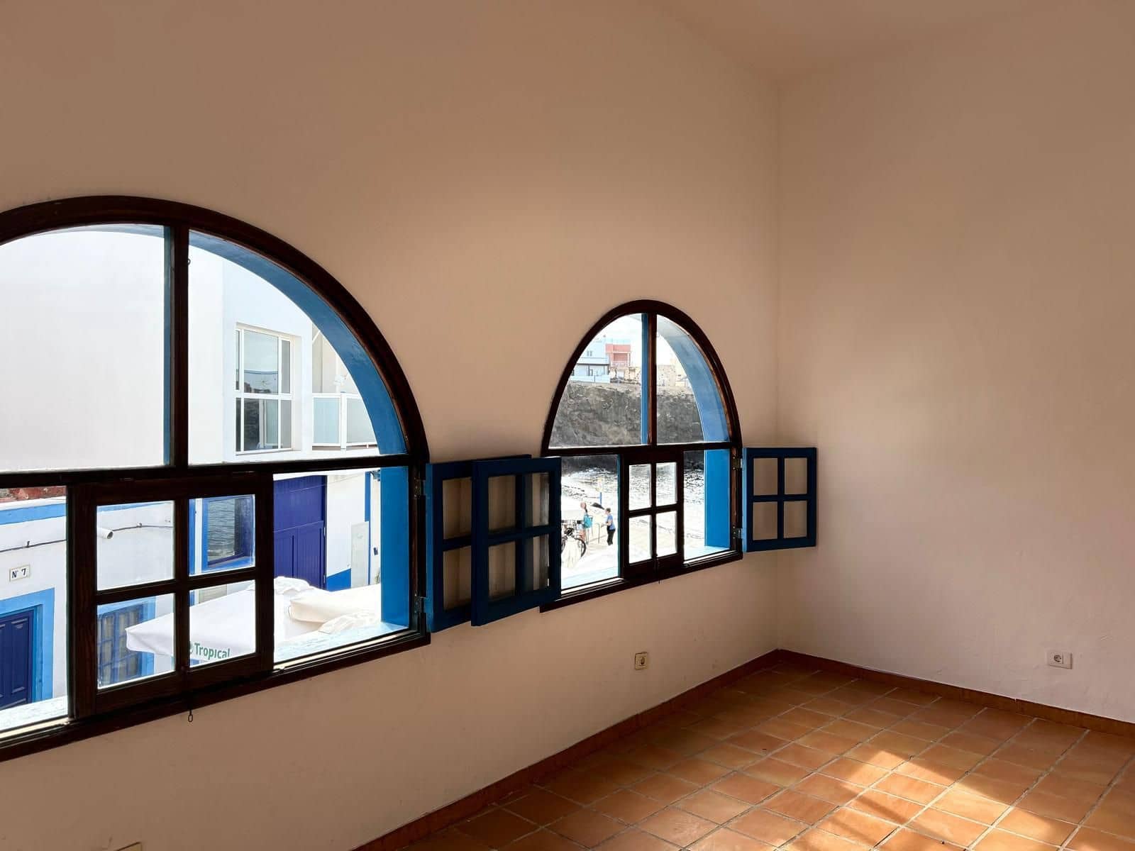 Kommersiell til salgs i La Oliva - € 400 000 (Ref: 9231390)