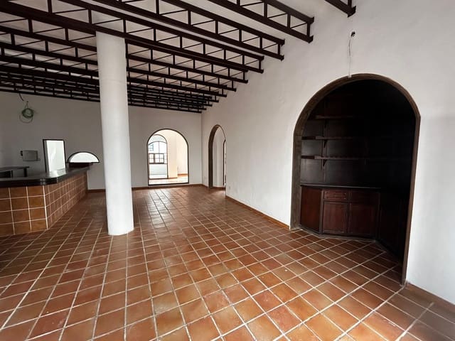 Kommersiell til salgs i La Oliva - € 400 000 (Ref: 9231390)