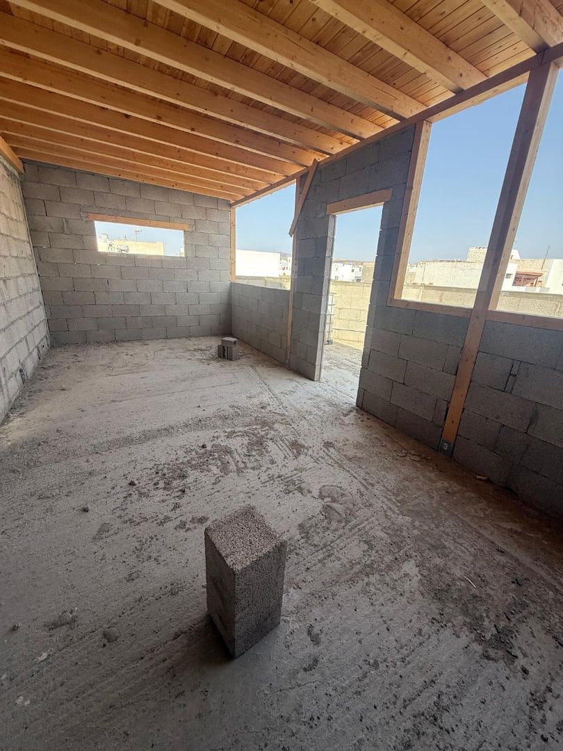 4 bedroom Apartment for sale in Puerto del Rosario - € 200,000 (Ref: 9308737)