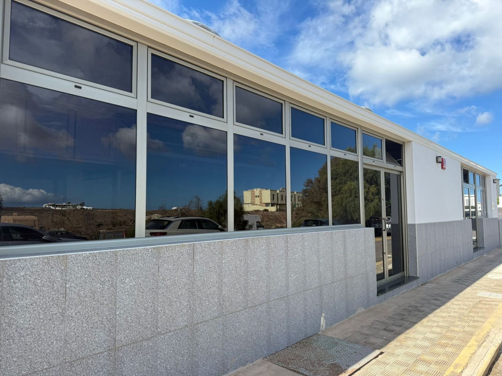 Kommersiell til salgs i La Oliva - € 450 000 (Ref: 9360986)