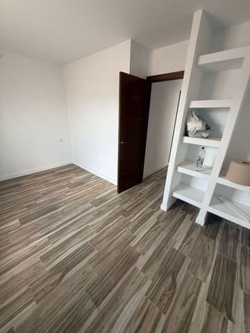 4 bedroom Apartment for sale in Puerto del Rosario - € 285,000 (Ref: 9436419)