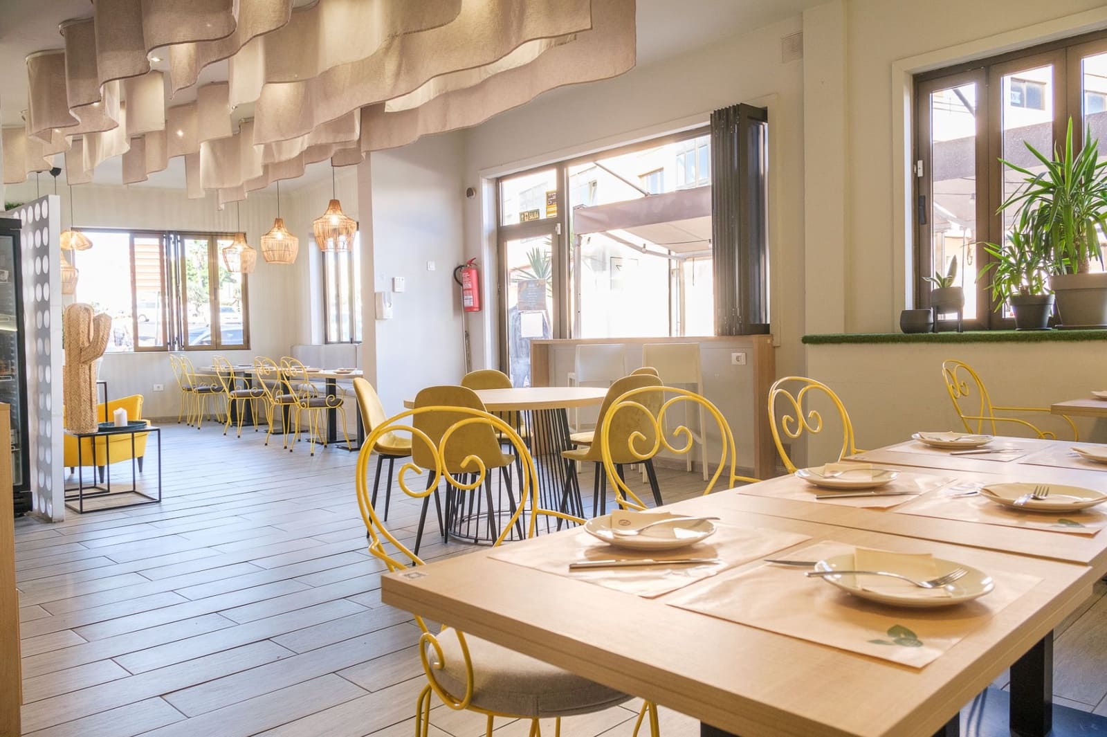 Commercial for sale in Puerto del Rosario - € 95,000 (Ref: 9503597)