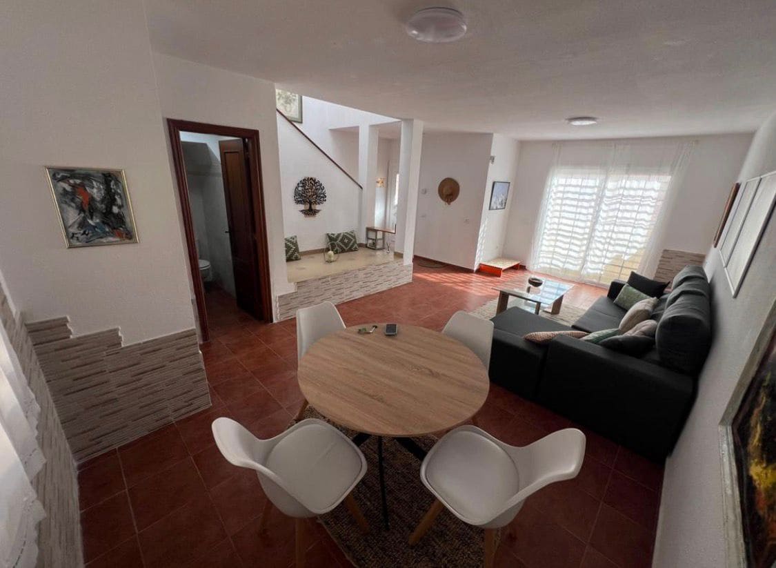 3 soveværelse Lejlighed til salg i Antigua med swimmingpool - € 257.000 (Ref: 9560703)