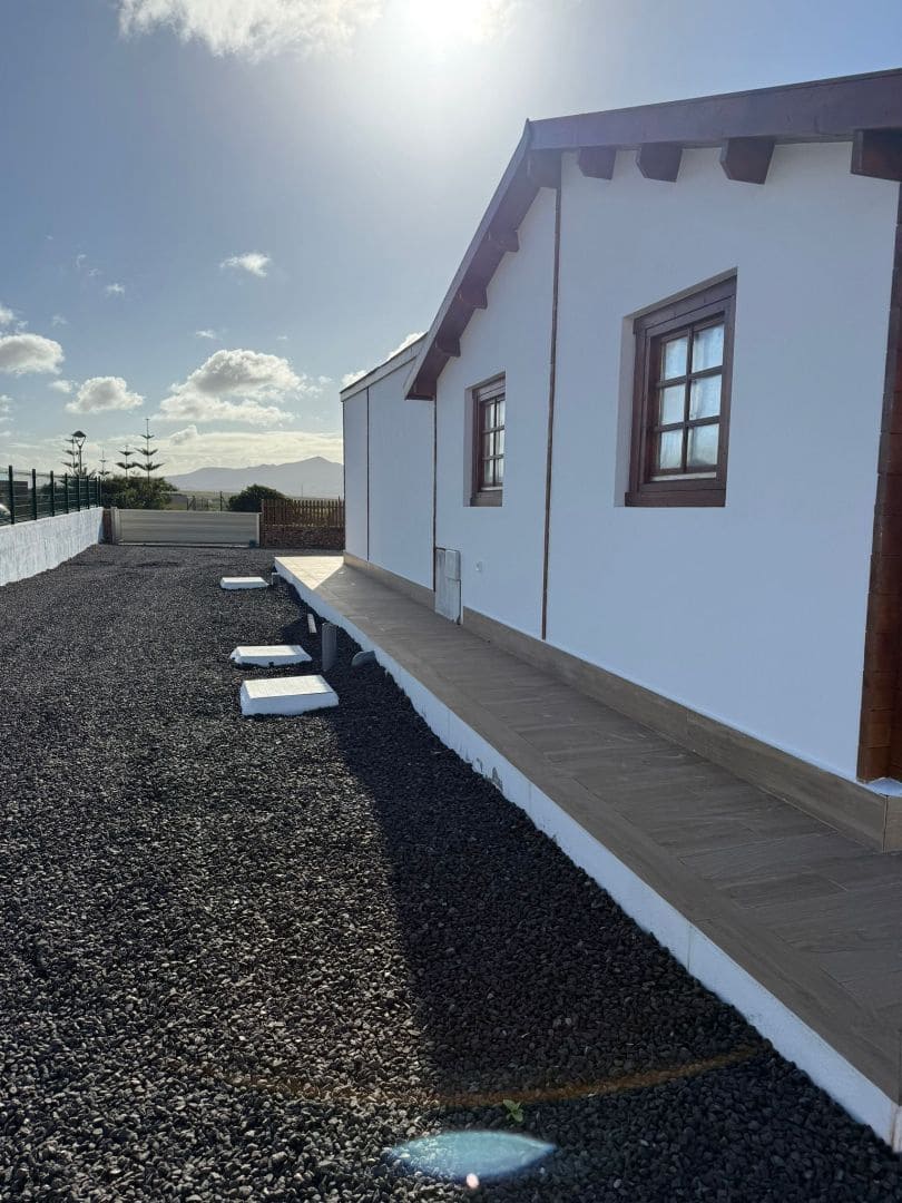 2 slaapkamer Houten huis te koop in Antigua - € 230.000 (Ref: 9646743)