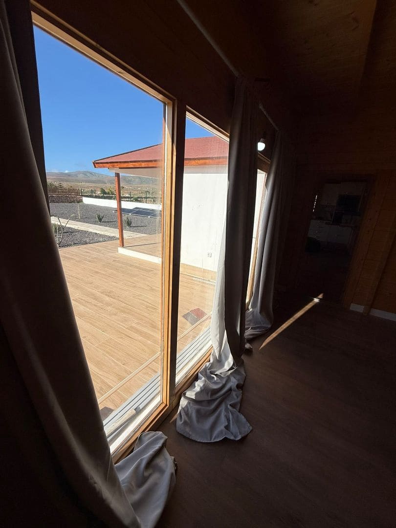 2 slaapkamer Houten huis te koop in Antigua - € 230.000 (Ref: 9646743)