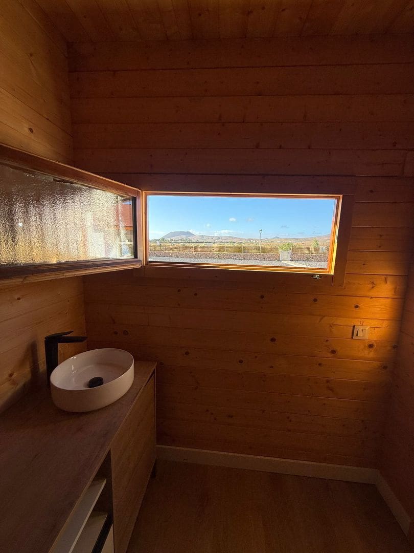 2 slaapkamer Houten huis te koop in Antigua - € 230.000 (Ref: 9646743)