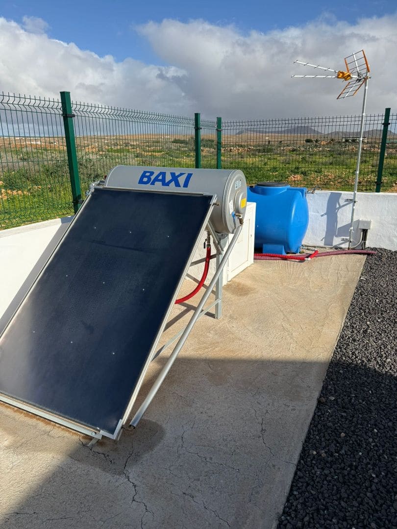 2 slaapkamer Houten huis te koop in Antigua - € 230.000 (Ref: 9646743)