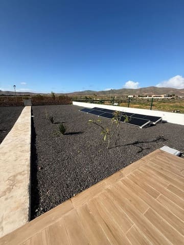 2 slaapkamer Houten huis te koop in Antigua - € 230.000 (Ref: 9646743)