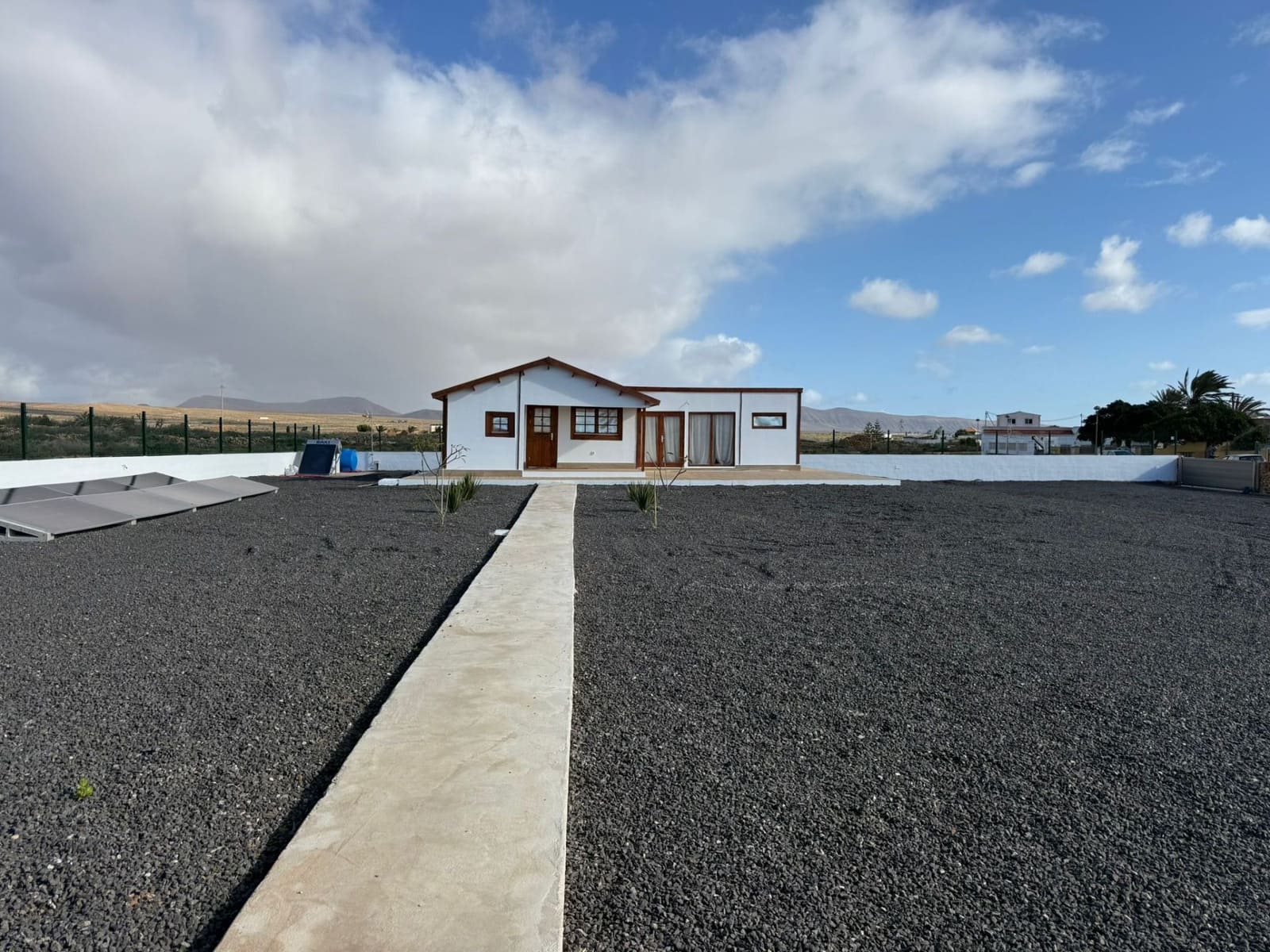 2 slaapkamer Houten huis te koop in Antigua - € 230.000 (Ref: 9646743)