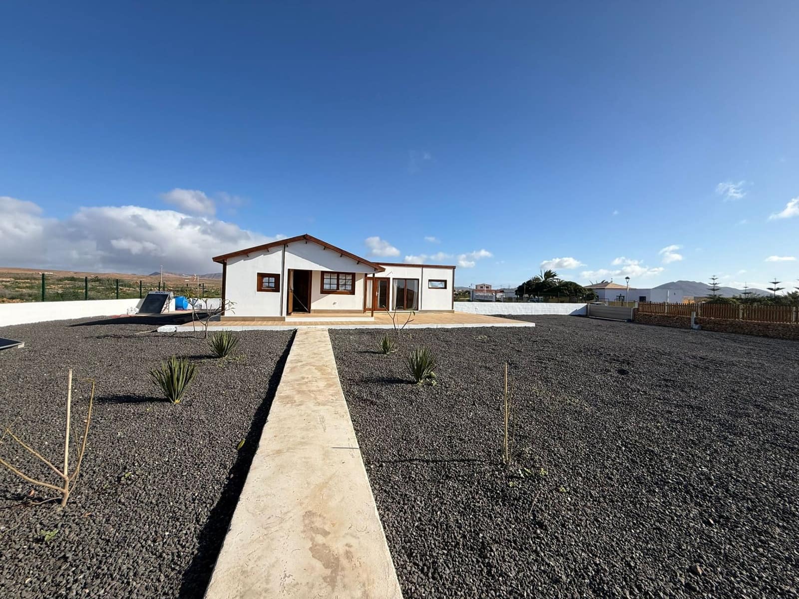 2 slaapkamer Houten huis te koop in Antigua - € 230.000 (Ref: 9646743)