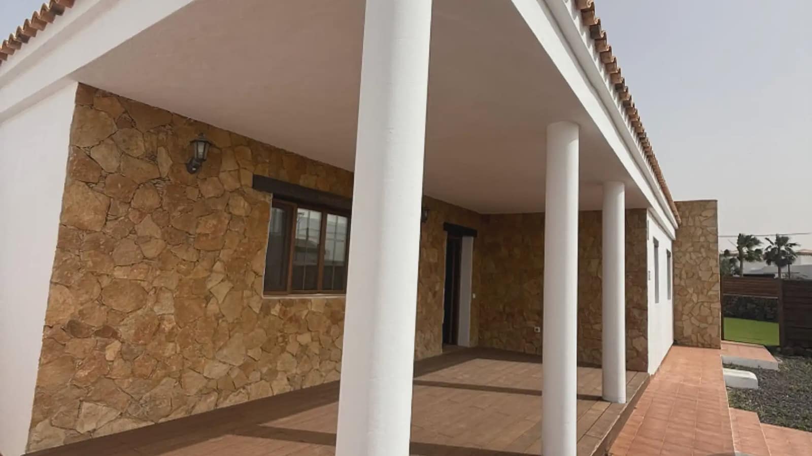 3 bedroom Villa for sale in La Oliva with pool garage - € 775,000 (Ref: 9740059)