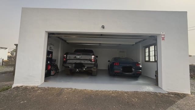 3 slaapkamer Villa te koop in La Oliva met zwembad garage - € 775.000 (Ref: 9740059)