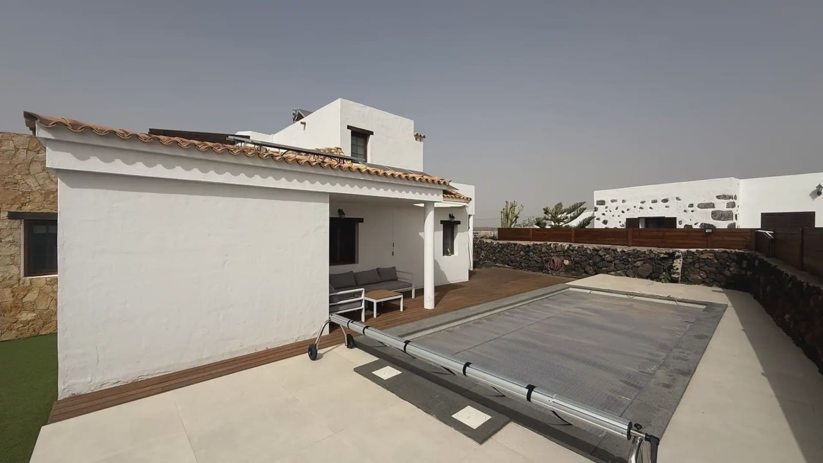 3 bedroom Villa for sale in La Oliva with pool garage - € 775,000 (Ref: 9740059)
