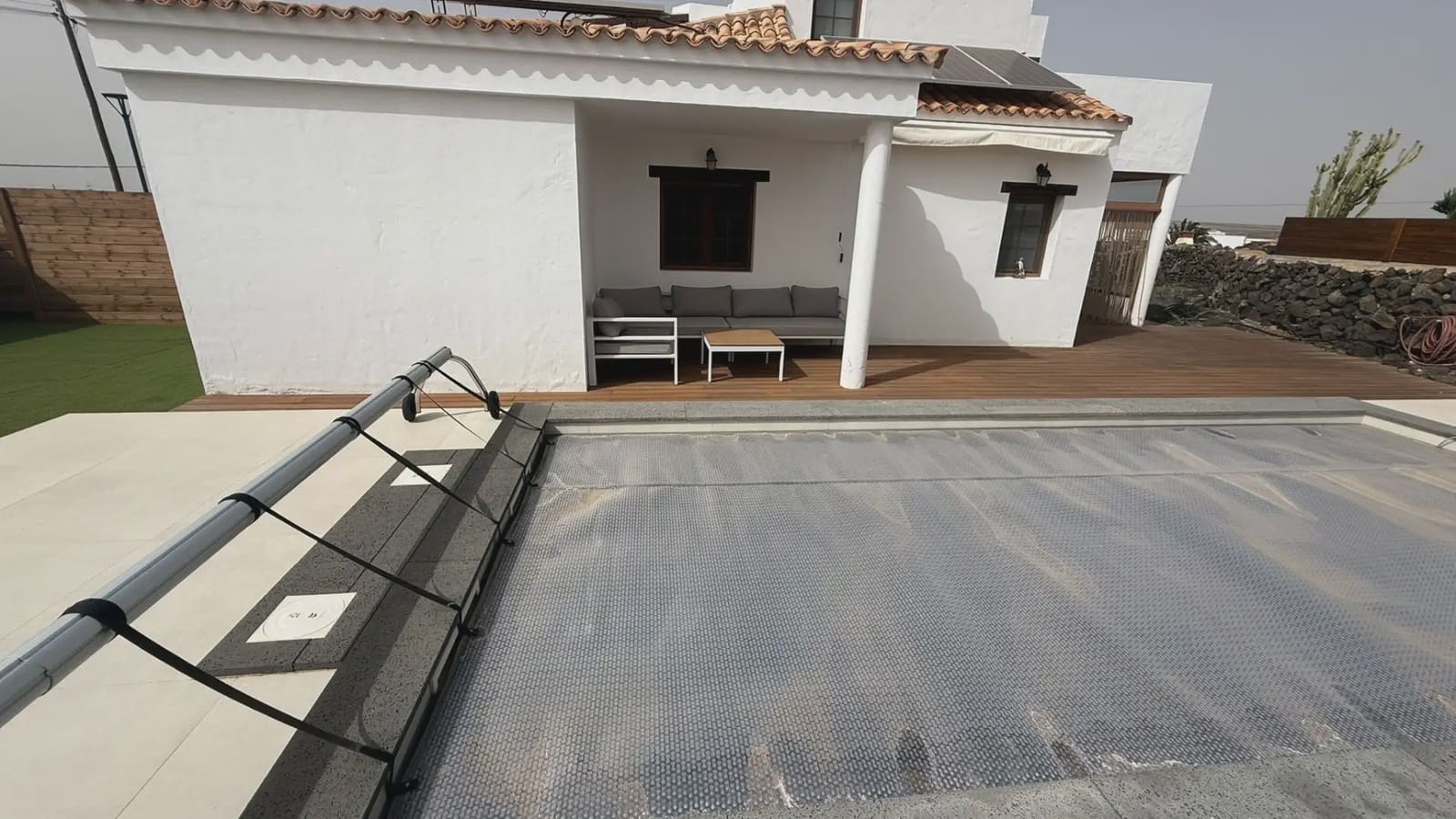 3 bedroom Villa for sale in La Oliva with pool garage - € 775,000 (Ref: 9740059)