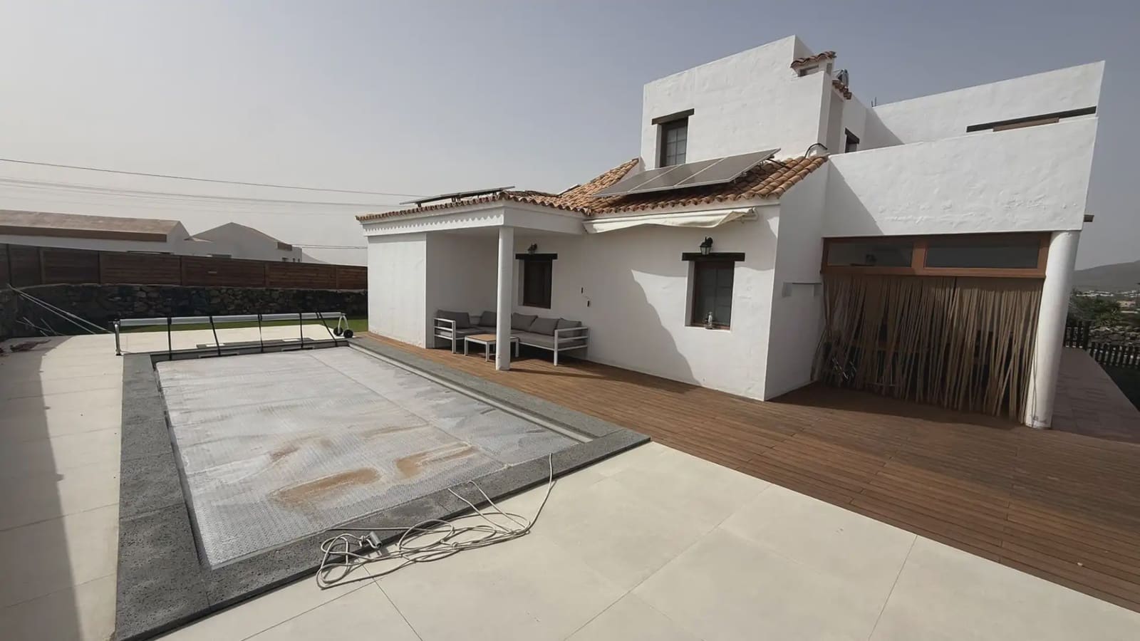 3 bedroom Villa for sale in La Oliva with pool garage - € 775,000 (Ref: 9740059)