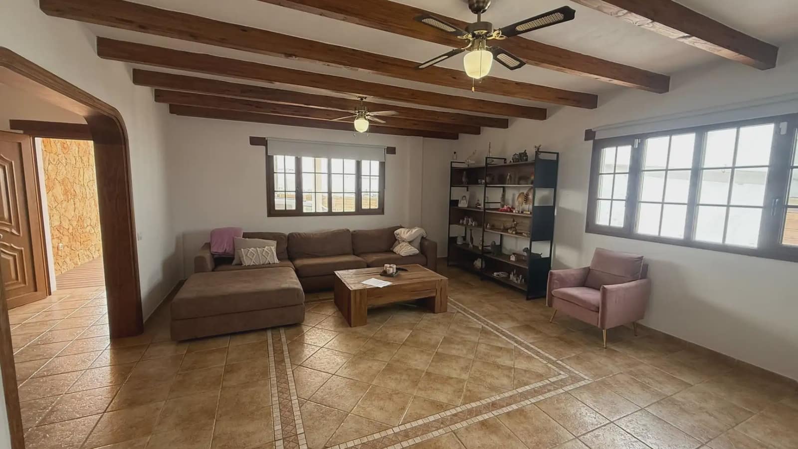 3 bedroom Villa for sale in La Oliva with pool garage - € 775,000 (Ref: 9740059)