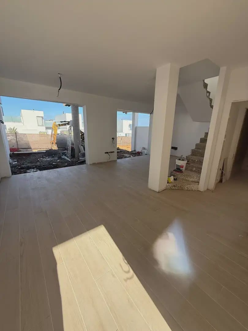 3 bedroom Villa for sale in La Oliva with pool - € 588,000 (Ref: 9798435)