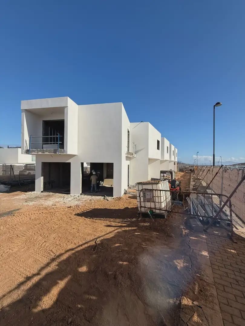 3 bedroom Villa for sale in La Oliva with pool - € 588,000 (Ref: 9798435)