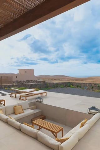 5 soverom Villa til salgs i La Oliva med svømmebasseng garasje - € 680 000 (Ref: 9965988)