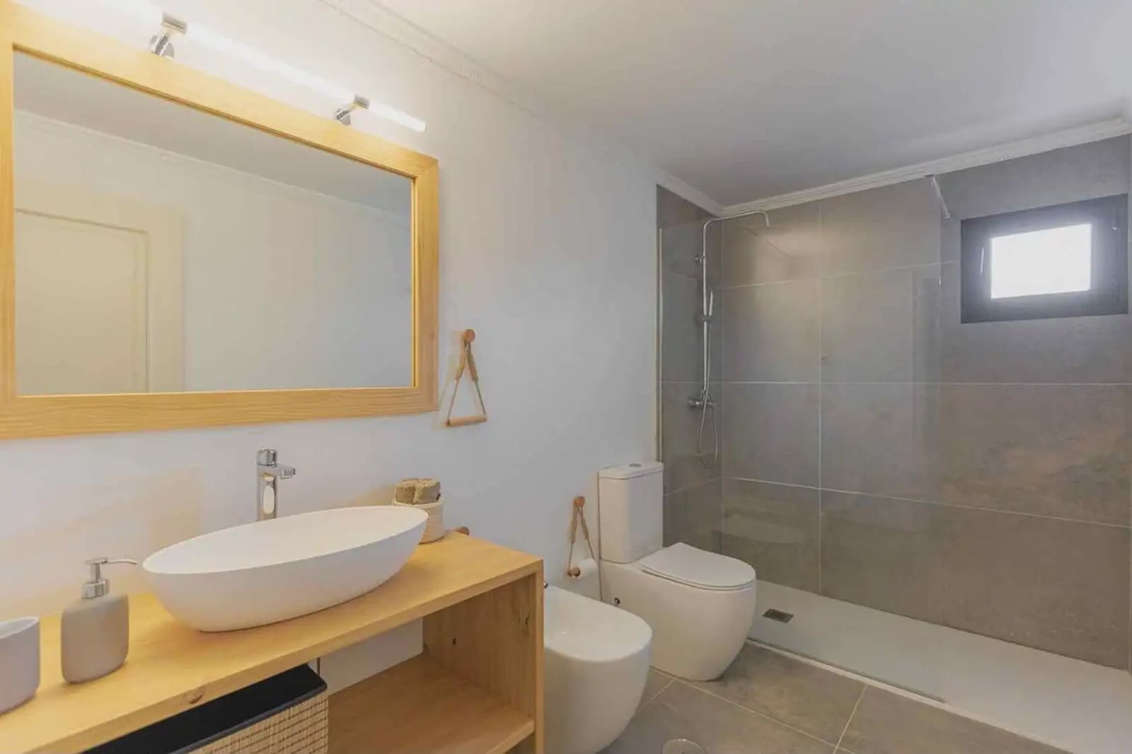 5 soverom Villa til salgs i La Oliva med svømmebasseng garasje - € 680 000 (Ref: 9965988)