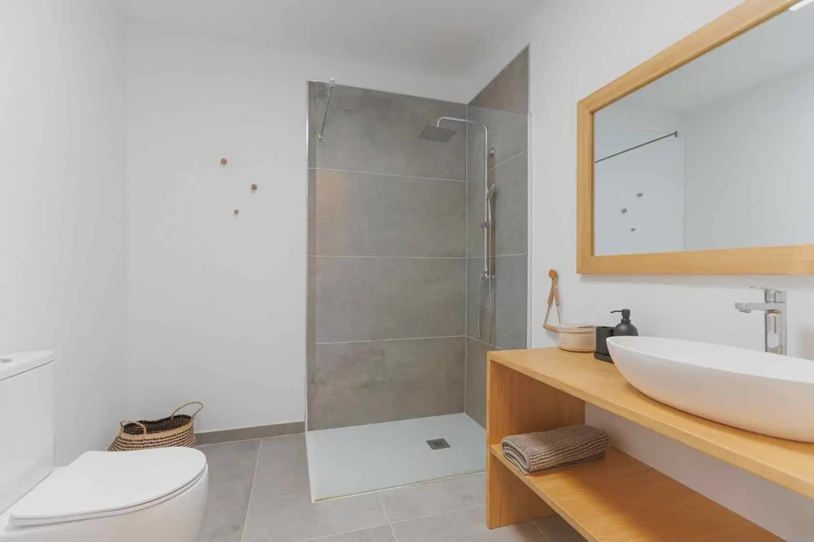 5 soverom Villa til salgs i La Oliva med svømmebasseng garasje - € 680 000 (Ref: 9965988)