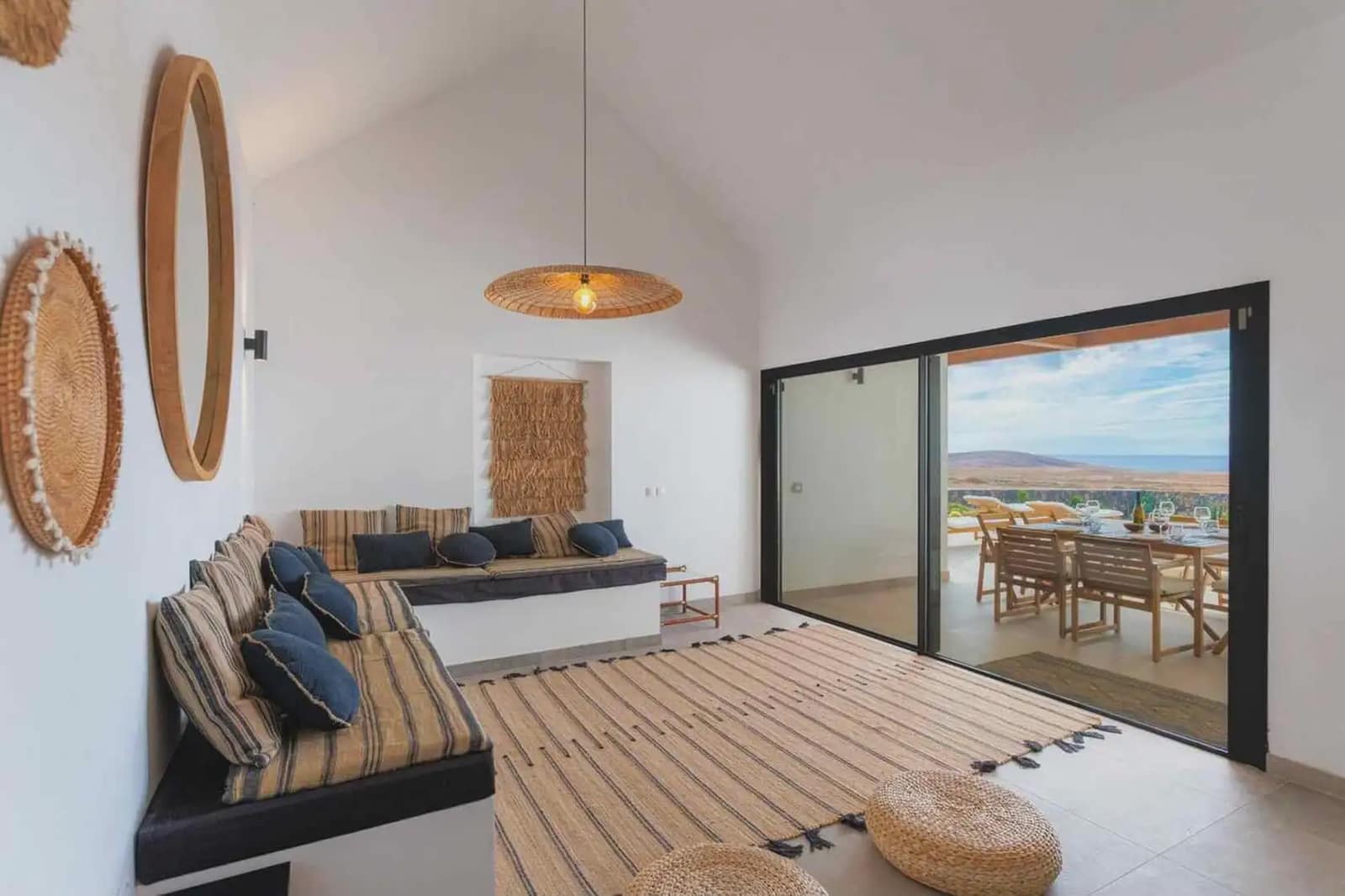 5 soverom Villa til salgs i La Oliva med svømmebasseng garasje - € 680 000 (Ref: 9965988)