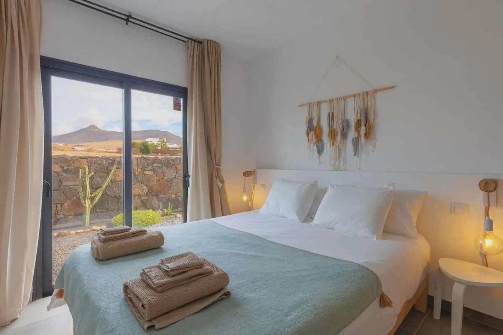 5 soverom Villa til salgs i La Oliva med svømmebasseng garasje - € 680 000 (Ref: 9965988)