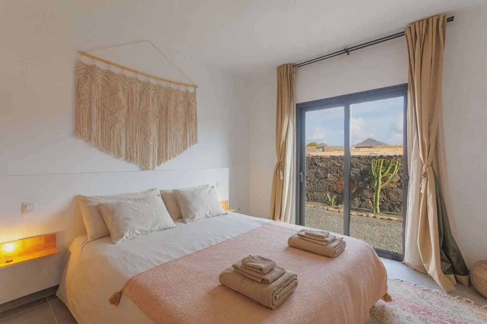 5 soverom Villa til salgs i La Oliva med svømmebasseng garasje - € 680 000 (Ref: 9965988)