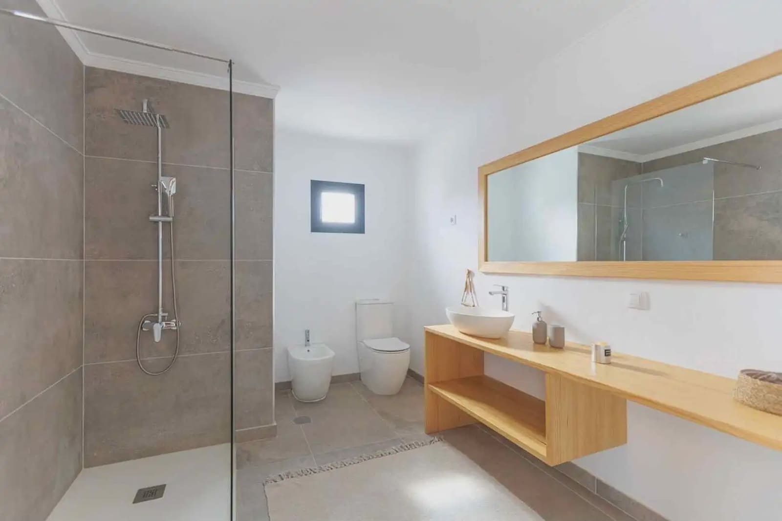 5 soverom Villa til salgs i La Oliva med svømmebasseng garasje - € 680 000 (Ref: 9965988)