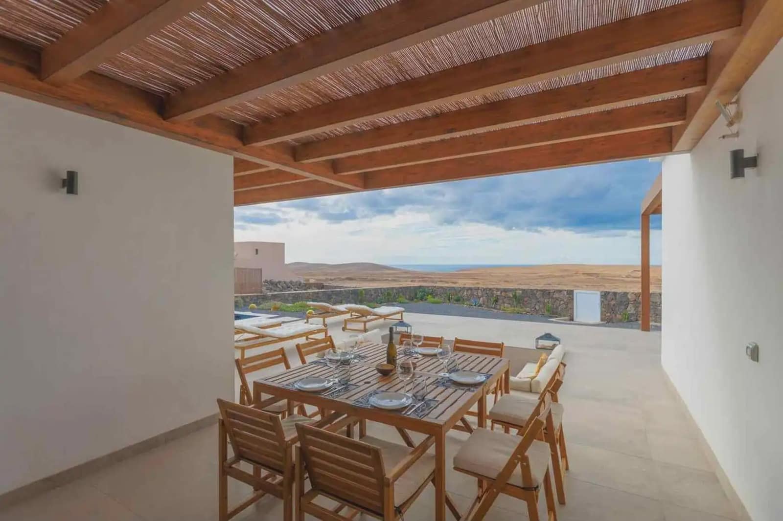 5 soverom Villa til salgs i La Oliva med svømmebasseng garasje - € 680 000 (Ref: 9965988)