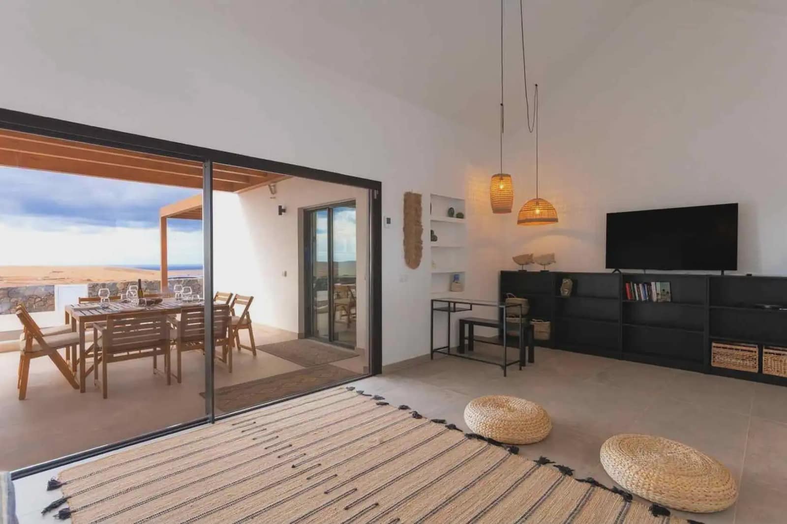 5 soverom Villa til salgs i La Oliva med svømmebasseng garasje - € 680 000 (Ref: 9965988)