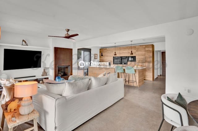 4 bedroom Villa for sale in Montgó - Ermita, Javea / Xàbia with pool garage - € 995,000 (Ref: 8511533)