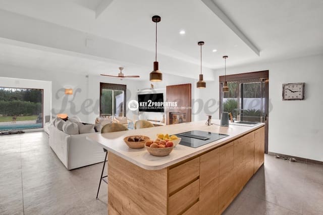 4 bedroom Villa for sale in Montgó - Ermita, Javea / Xàbia with pool garage - € 995,000 (Ref: 8511533)