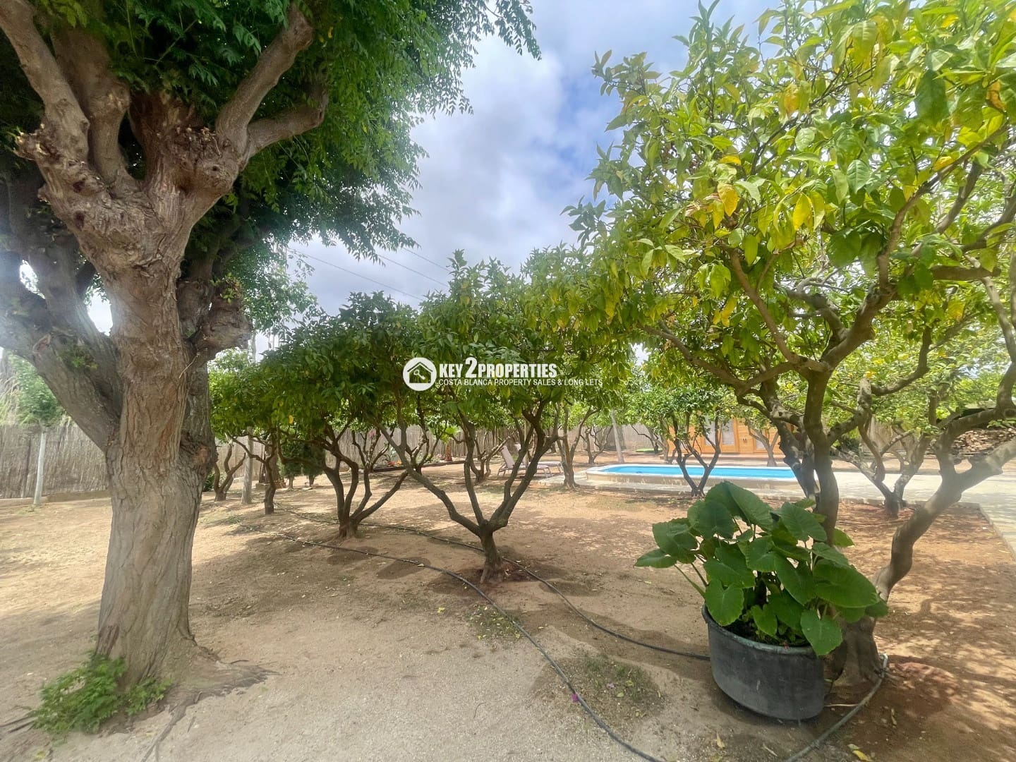 4 soverom Villa til salgs i Pedreguer med svømmebasseng garasje - € 570 000 (Ref: 8917346)