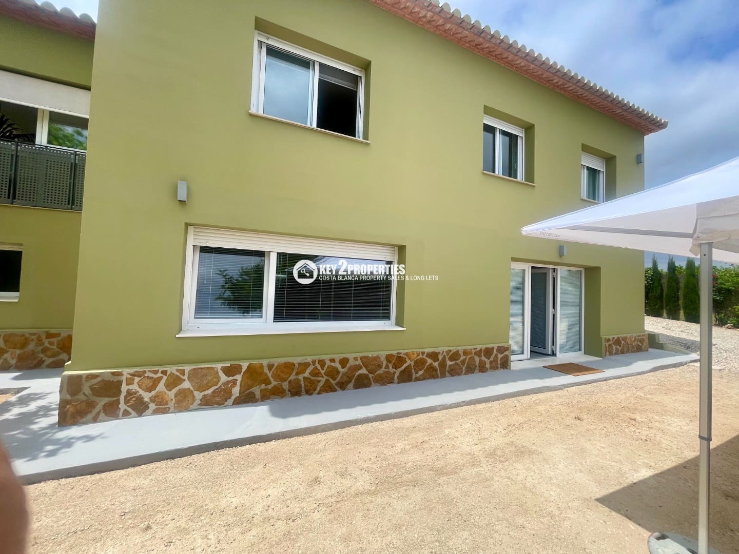 4 soverom Villa til salgs i Pedreguer med svømmebasseng garasje - € 570 000 (Ref: 8917346)