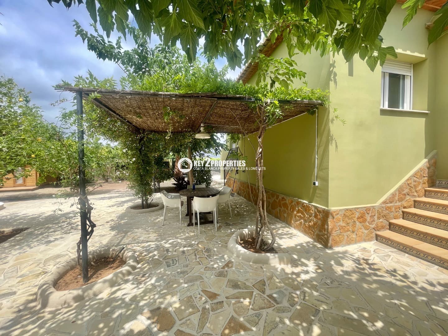 4 soverom Villa til salgs i Pedreguer med svømmebasseng garasje - € 570 000 (Ref: 8917346)